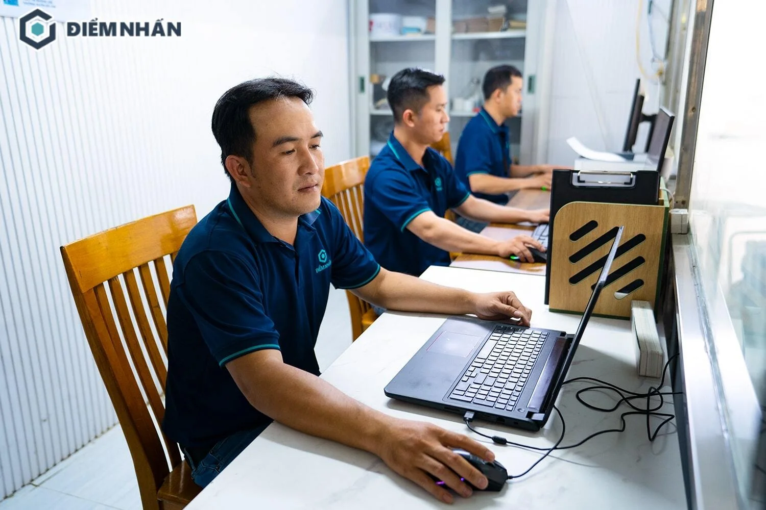 Đội ngũ DN HOME nghiên cứu và đưa ra biện pháp sửa chữa và cải tạo trước khi thi công cho khách hàng