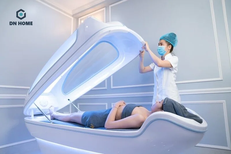 Phi thuyền tắm trắng sử dụng tia hồng ngoại để đưa dưỡng chất làm trắng thẩm thấu sâu vào da
