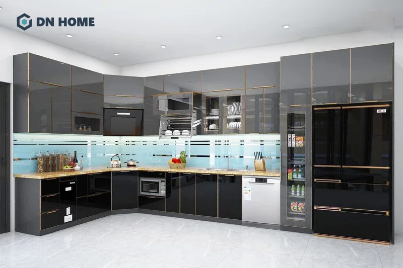 Mẫu tủ bếp hình chữ L bằng nhựa Acrylic có ưu điểm sáng bóng và dễ lau chùi