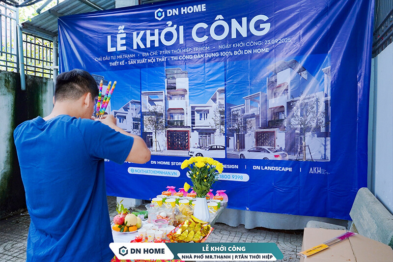 Chủ đầu tư - Anh Mr.Thanh tiến hành lễ khởi công dự án xây dựng nhà trọn gói