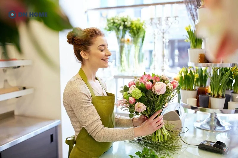 Nên kết hợp nhiều dịch vụ đi kèm khi mở bán cửa hàng hoa tươi nhằm thu hút nhiều khách hàng