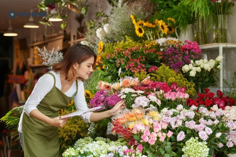Nên sử dụng các mối quan hệ cá nhân để tiếp thị và thu hút khách hàng cho cửa hàng hoa tươi