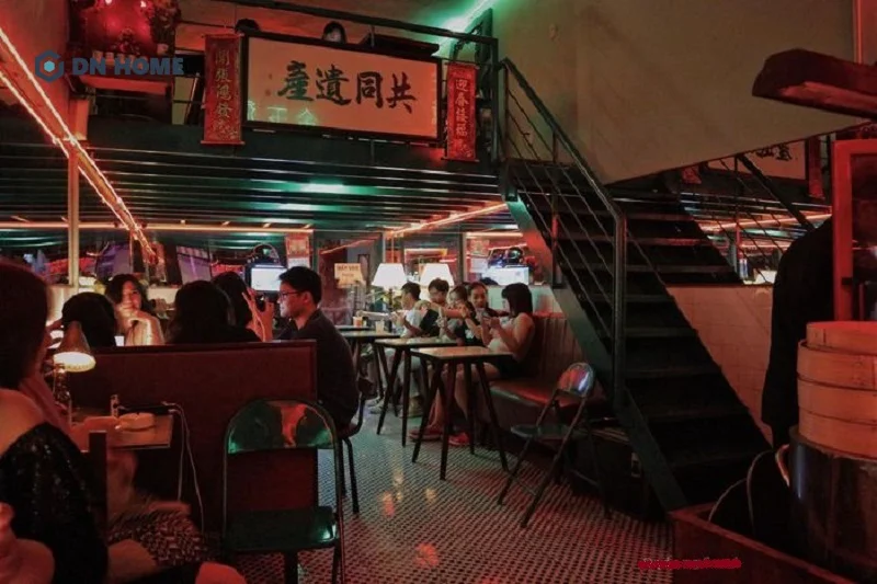 Thiết kế quán cà phê phong cách HongKong theo phong cách xưa cũ tạo không gian gần gũi, thư giãn