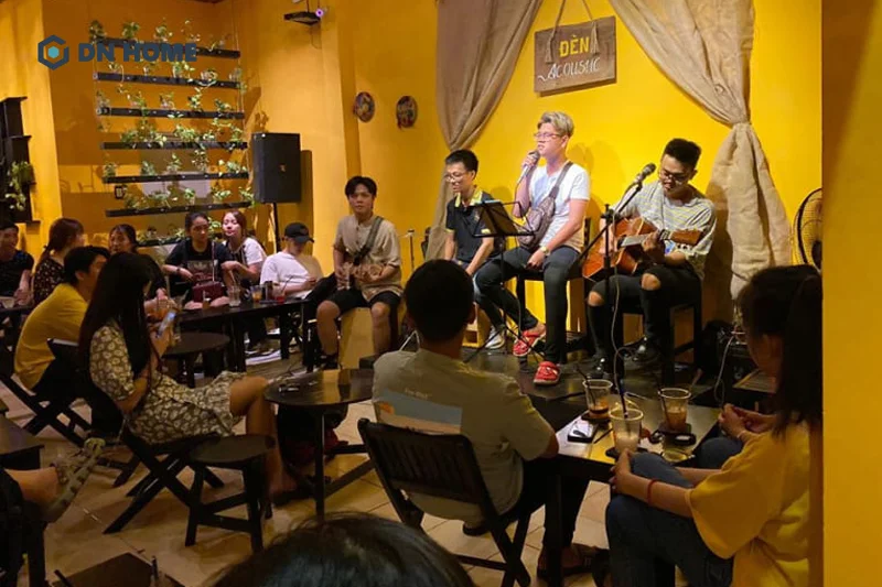 Nên lựa chọn mặt bằng quán cafe acoustic ở khu vực trung tâm, dễ di chuyển