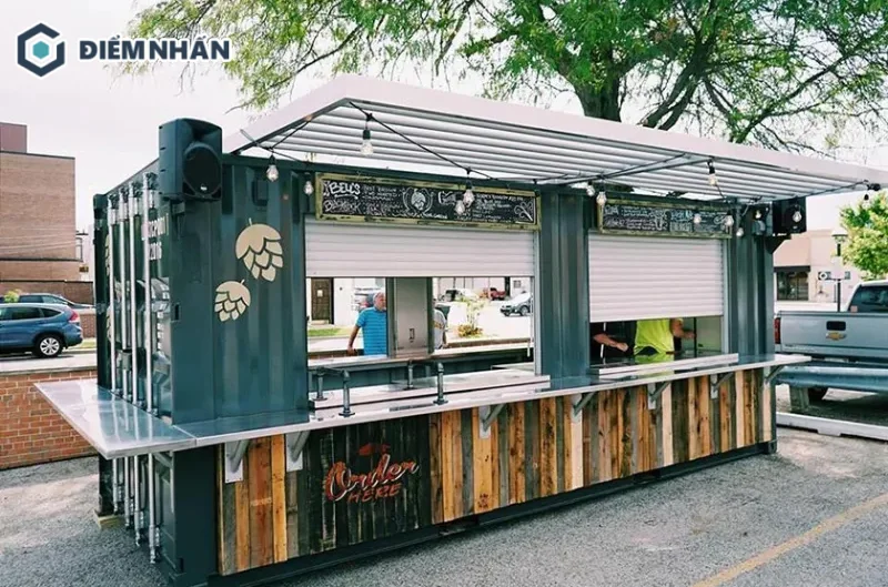 Quán cafe container take-away chỉ cần đầu tư quầy order nhỏ là đã có thể bắt đầu kinh doanh