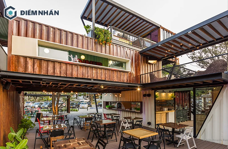 Quán cafe container thiết kế theo dạng xếp tầng giúp bạn tối ưu diện tích hiệu quả