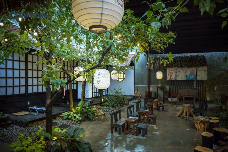 Tùy thuộc vào định hướng thương hiệu mà lựa chọn phong cách thiết kế Nhật Bản phù hợp cho quán cafe 