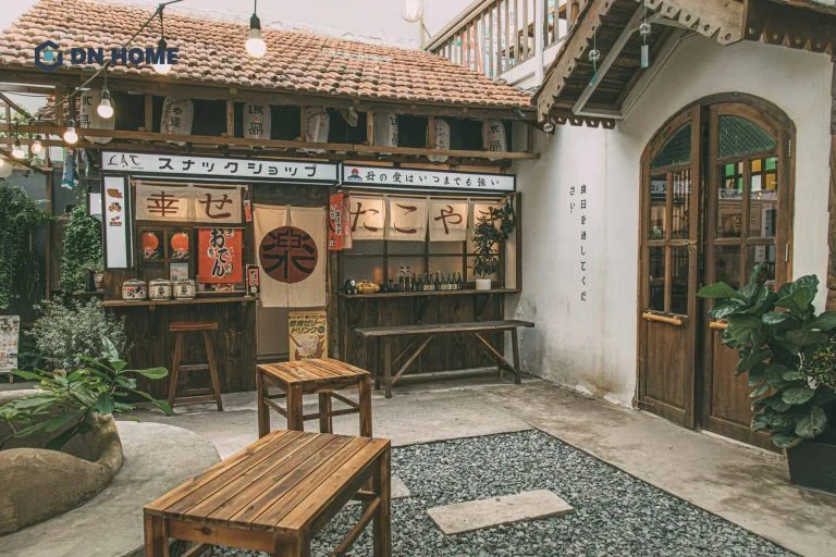 Lạc Concept là quán cafe mang đậm tinh thần Nhật Bản với không gian hài hòa, gần gũi thiên nhiên 