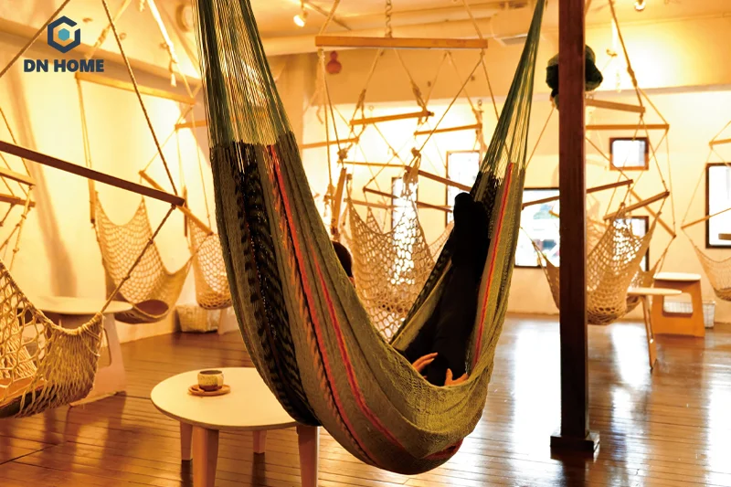 Nên ưu tiên sử dụng tone màu trung tính làm chủ đạo khi thiết kế quán cafe võng