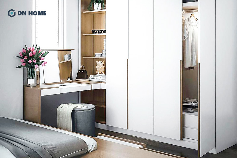 Nên đặt bàn trang điểm ở gần cửa sổ, ánh sáng mặt trời vì hướng tốt về phong thủy