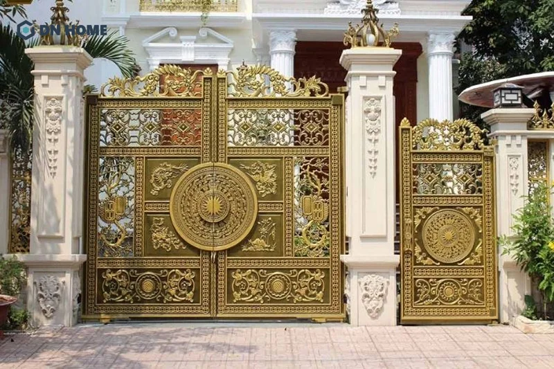 Mẫu trụ bê tông được chạm trổ cầu kỳ có chi phí đầu tư cao nhưng mang lại vẻ hiệu quả cao về tính sang trọng