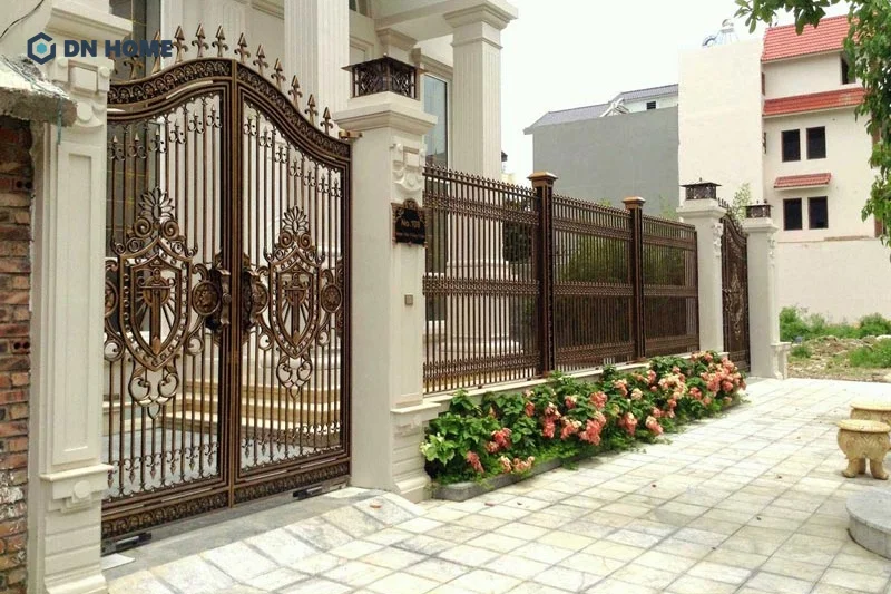 Kích thước của trụ cổng nên vừa phải để đảm bảo sự hài hòa của tính thẩm mỹ tổng thể