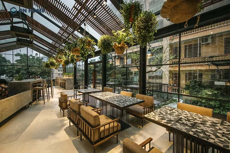 Cần chú trọng đến hướng ánh sáng để tạo hiệu ứng thị giác ấn tượng trong nhà hàng sân vườn