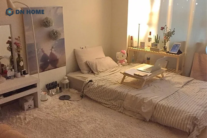 Ánh sáng vàng là điểm nhấn để tạo nên không gian phòng ngủ “chill” và hoàn toàn thư giãn