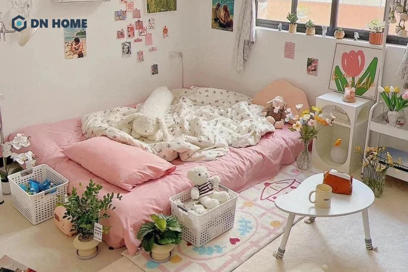 Lựa chọn tone màu nổi bật hoàn toàn so với không gian phòng ngủ giúp chiếc đêm trở nên nổi bật hơn