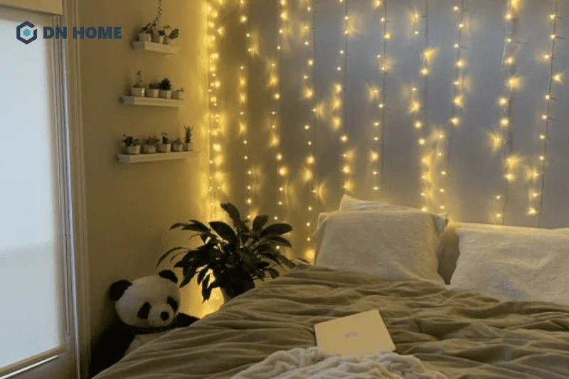 Nên lựa chọn những dây đèn LED nhỏ để tạo cảm giác dễ chịu trong không gian phòng ngủ