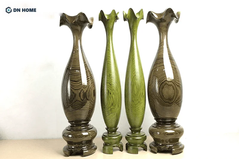 Gỗ thủy tùng thường được ứng dụng chế tác đồ phong thủy bởi được xem có khả năng xua đuổi tà khí