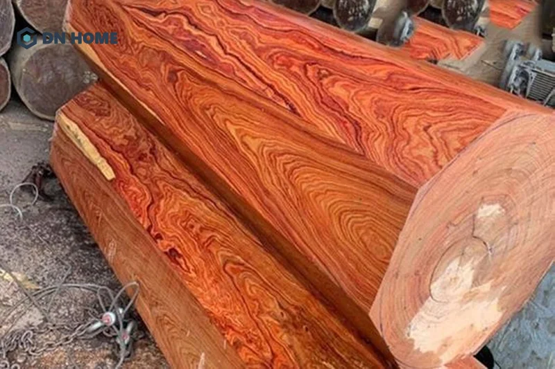 Hiện nay, giá của gỗ trắc trên thị trường giao động trong khoảng 100.000 - 800.000 VNĐ/kg