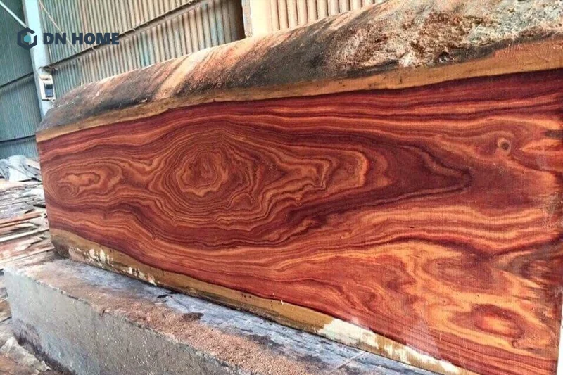 Trắc Nam Phi có giá thấp hơn gỗ trắc Việt Nam, nhưng vẫn đảm bảo được chất lượng gỗ bền chắc