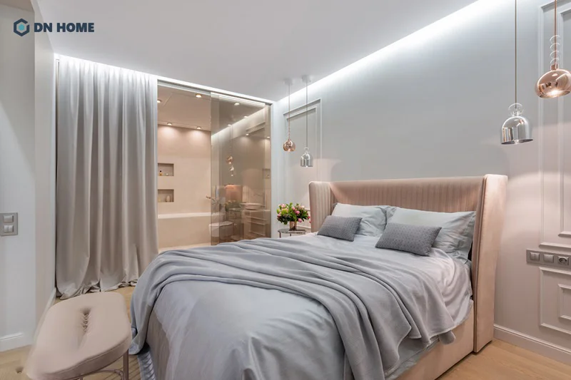 Tone màu pastel nhẹ nhàng sẽ giúp phòng ngủ có nhà vệ sinh trong rộng rãi và thoáng đãng hơn