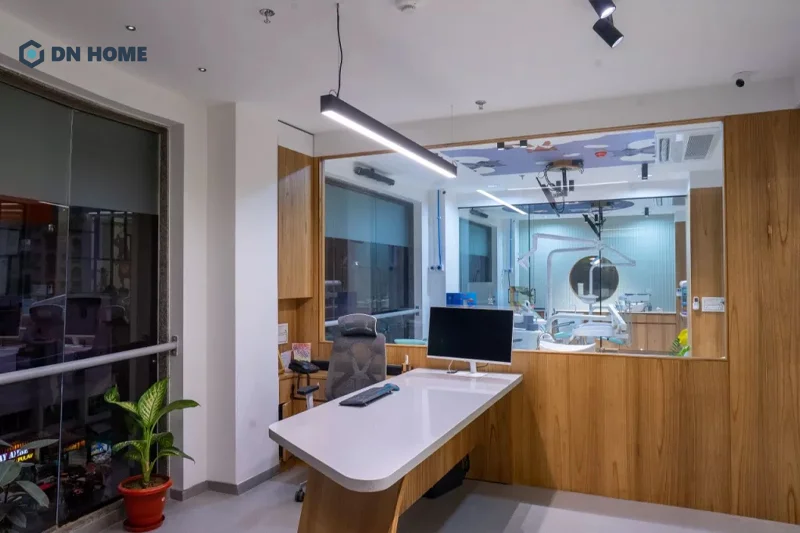 Sử dụng chất liệu kính khi thiết kế nha khoa để tạo cảm giác không gian thoáng đãng hơn