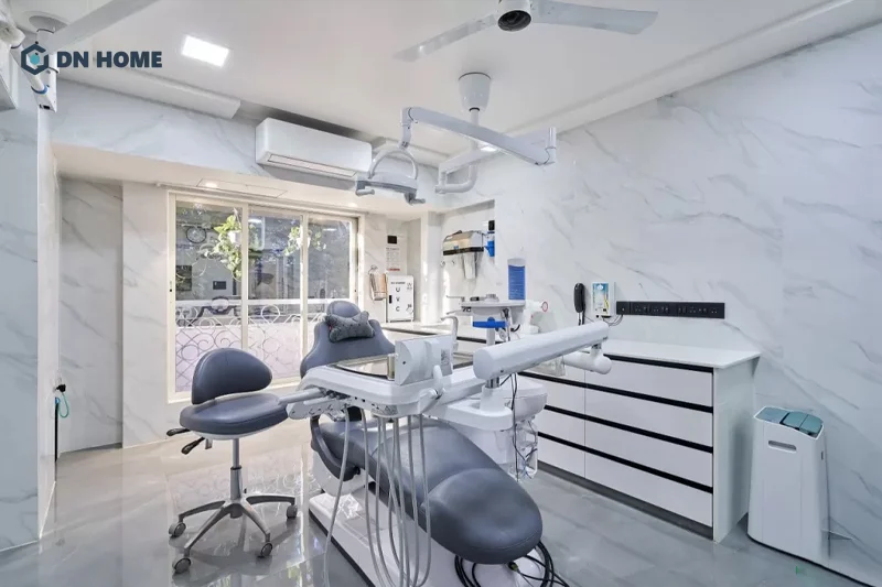 Khi bố trí nội thất nha khoa, cần đảm bảo không gian ghế đạt chuẩn 5m2