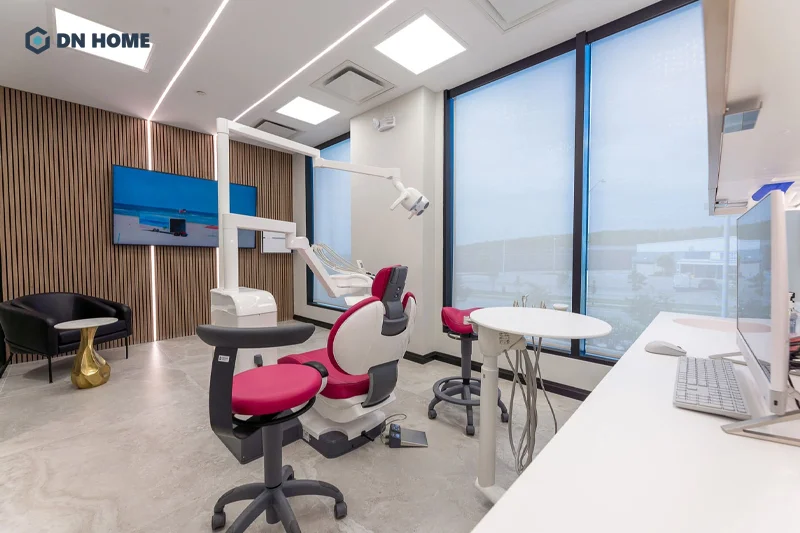 Gam màu trung tính được sử dụng chủ đạo giúp xây tạo dựng hình ảnh chuyên nghiệp cho nha khoa