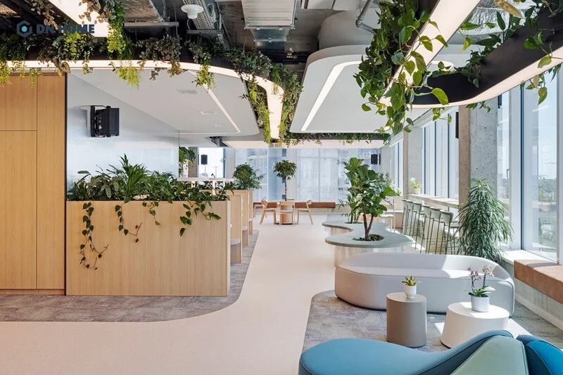 Yếu tố thiên nhiên là điểm nhấn cho văn phòng tài chính, tạo cảm giác thân thiện và đáng tin cậy