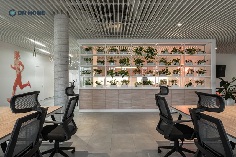 Thiết kế văn phòng viễn thông Sportbank kết hợp cây cối và ánh sáng tự nhiên tạo không gian làm việc thư giãn, thoải mái