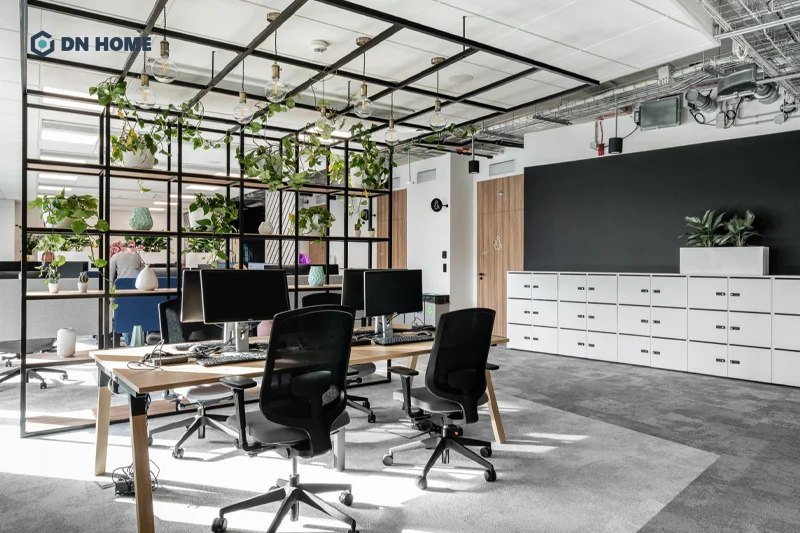 Ánh sáng tự nhiên và cây cối là yếu tố quan trọng trong thiết kế văn phòng công ty viễn thông UPC Polska