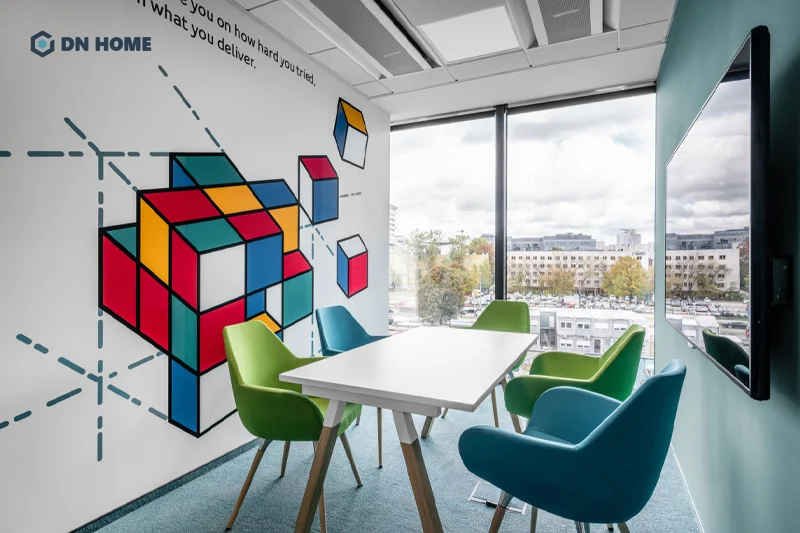 Các bức tranh vẽ tường là điểm nhấn trong văn phòng công ty viễn thông UPC Polska