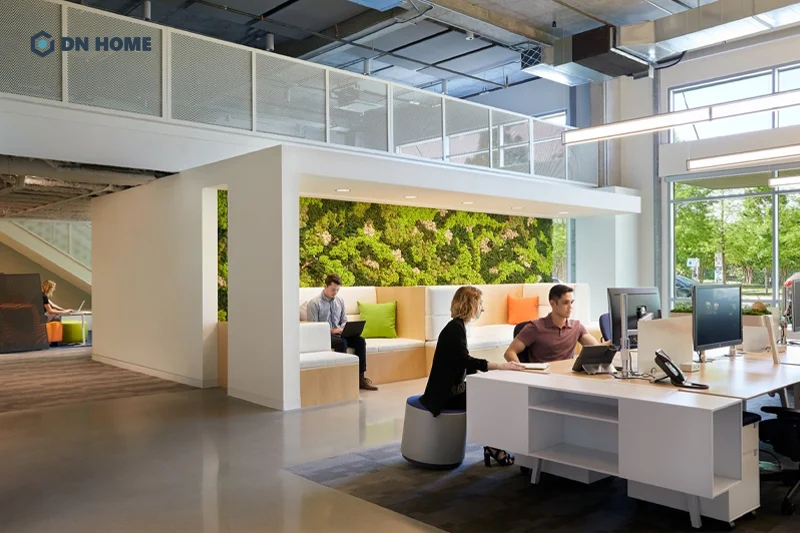 Các bức tường xanh và ánh sáng tự nhiên giúp văn phòng viễn thông ViaSat trở nên thoáng đãng, thân thiện hơn