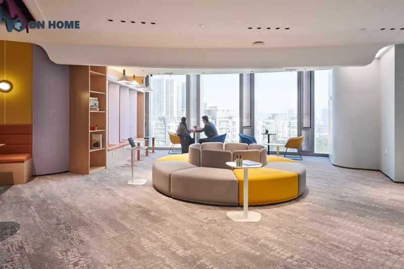 Không gian làm việc telesale năng động luôn có khu vực thư giãn và giải trí, giảm bớt căng thẳng