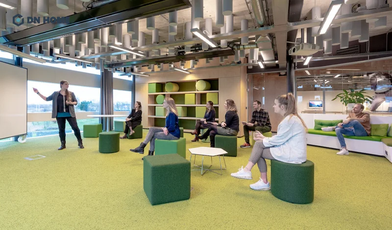 Chất liệu gỗ và các yếu tố thiên nhiên cũng được sử dụng phổ biến khi thiết kế văn phòng mệnh mộc