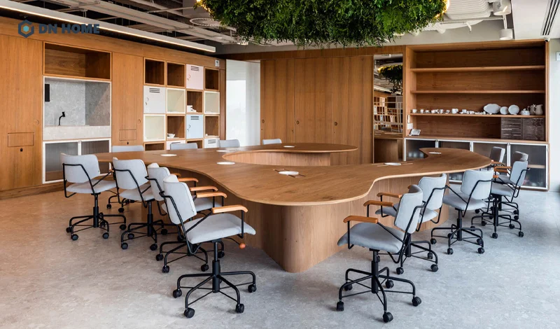 Chất liệu gỗ được sử dụng xuyên suốt trong thiết kế - thi công nội thất văn phòng mệnh Mộc