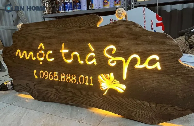 Thiết kế bảng hiệu gỗ vintage đơn giản nhưng thể hiện nét riêng