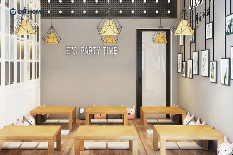 Gam màu nâu sáng giúp bàn bệt gỗ ép dễ dàng kết hợp hài hòa với các phong cách thiết kế