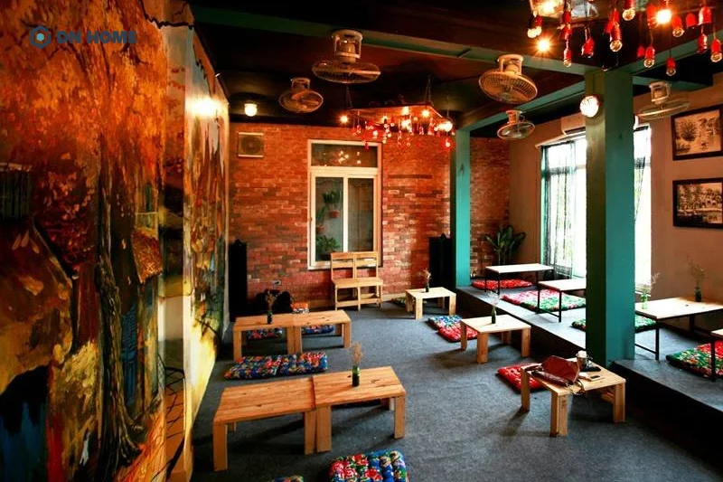 Ưu điểm của bàn ngồi bệt gỗ pallet là đảm bảo cả tính thẩm mỹ lẫn công năng và độ bền