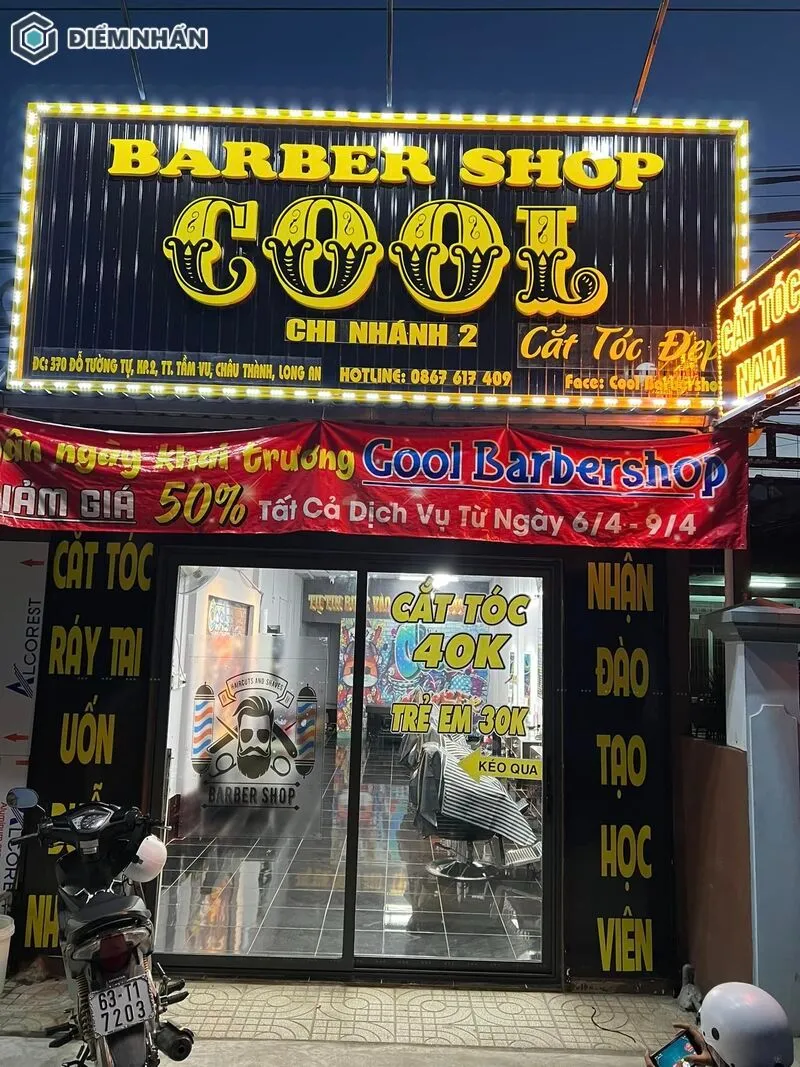 Bảng hiệu Cool Barbershop làm bằng vật liệu tôn sóng chữ nổi thu hút