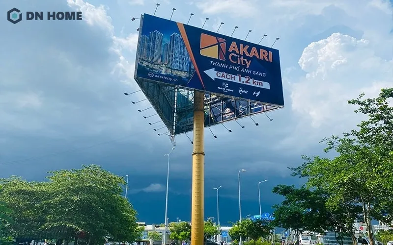 Bảng hiệu hiflex có lót tôn, giúp hạn chế tình trạng hư hỏng khi sử dụng lâu ở ngoài trời