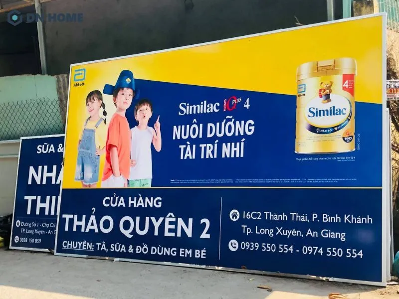 Bảng hiệu bạt hiflex sở hữu nhiều ưu điểm nổi bật như chi phí thi công thấp, ứng dụng linh hoạt