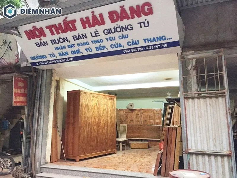 Mẫu bảng hiệu cửa hàng nội thất với thông tin dễ nhìn