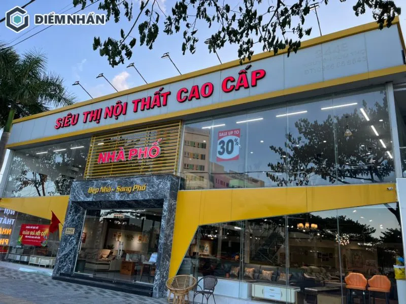 Mẫu bảng hiệu cửa hàng nội thất làm bằng mica kết hợp hộp đèn cao cấp