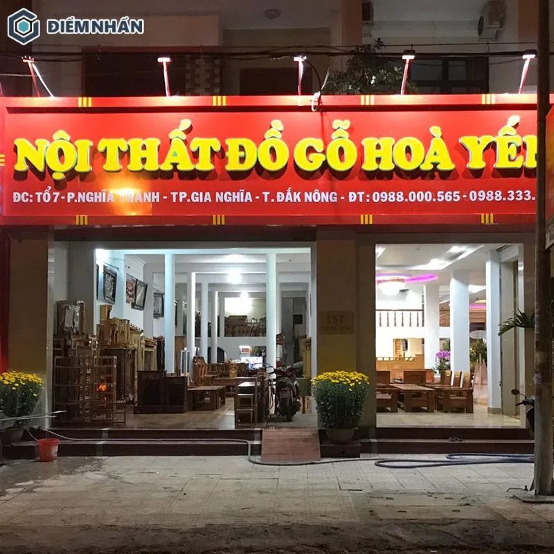 Mẫu bảng hiệu cửa hàng trang trí nội thất được làm từ alu