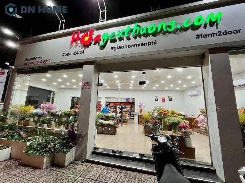 Thiết kế bảng hiệu shop hoa tươi đẹp, thu hút góp phần làm nổi bật thương hiệu, thu hút khách hàng tiềm năng