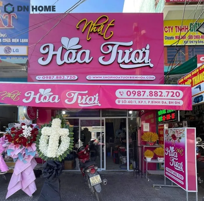 Mẫu biển hiệu shop hoa tươi dễ thu hút sự chú ý