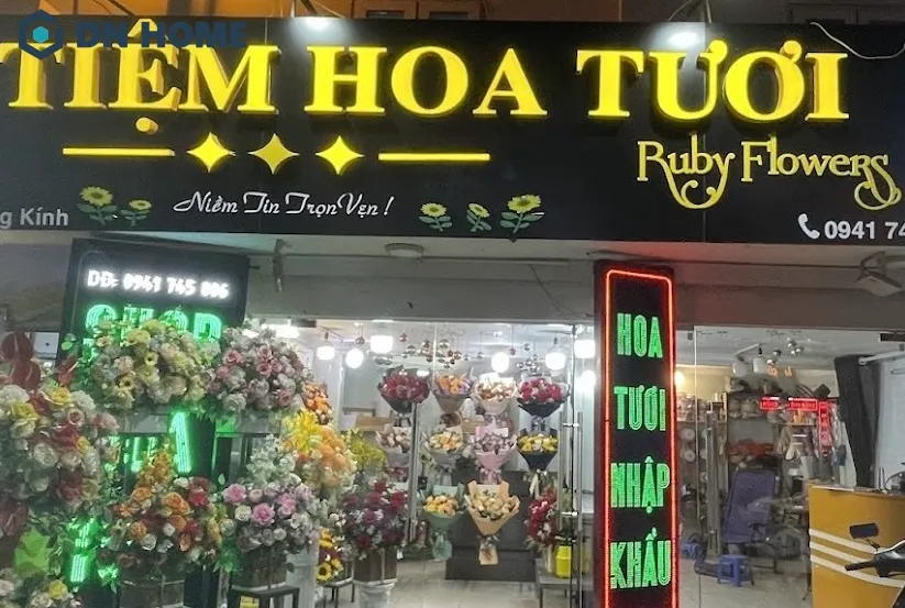 Mẫu bảng hiệu shop hoa tươi có gắn đèn LED