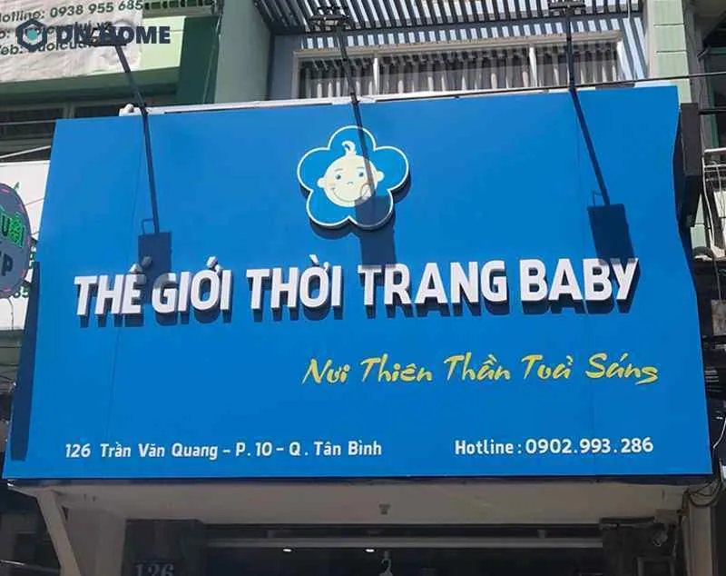 Bảng hiệu tông màu xanh dương nhẹ nhàng, thân thiện