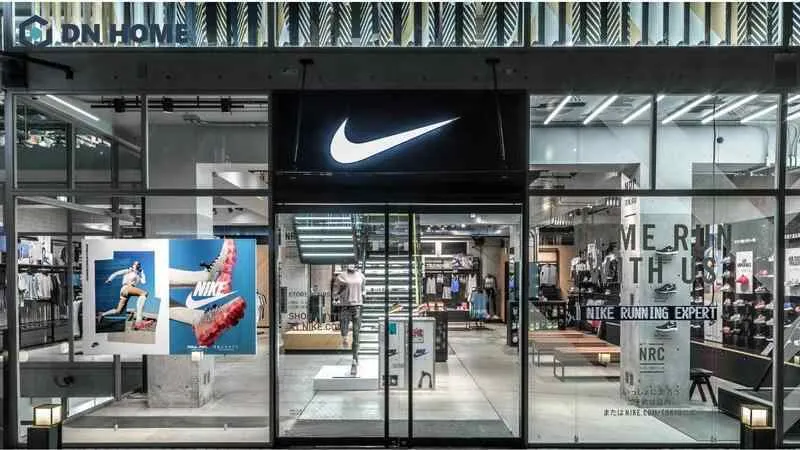 Bố cục bảng hiệu đơn giản, phong cách thiết kế đồng nhất với tổng thể