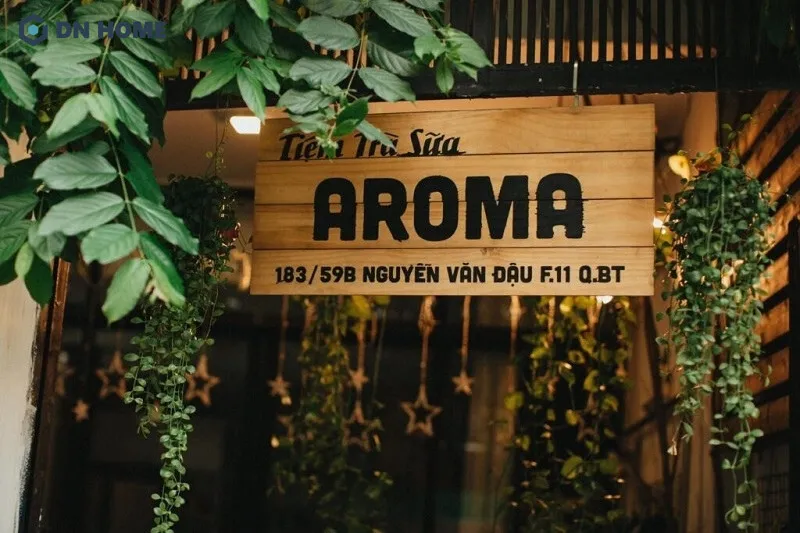 Biển hiệu làm từ chất liệu gỗ đơn giản nhưng cũng rất đẹp mắt